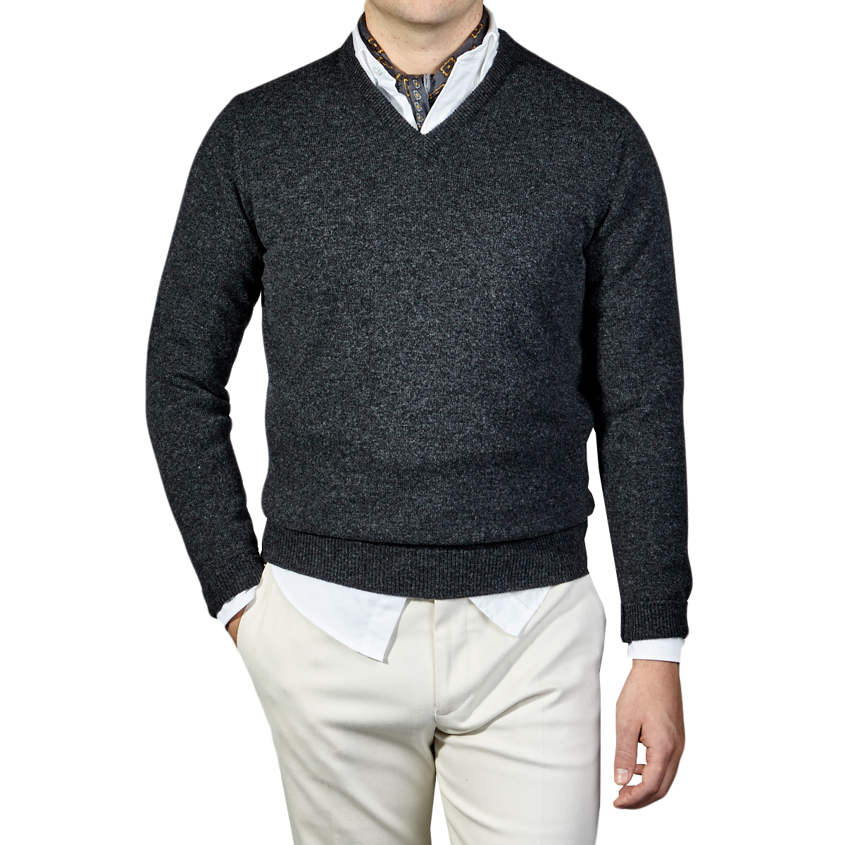 William Lockie - Charcoal Grey V-neck Lambswool Sweater | Baltzar